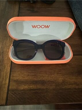 NEW WOOW Women's Navy Sunglasses with Orange Case